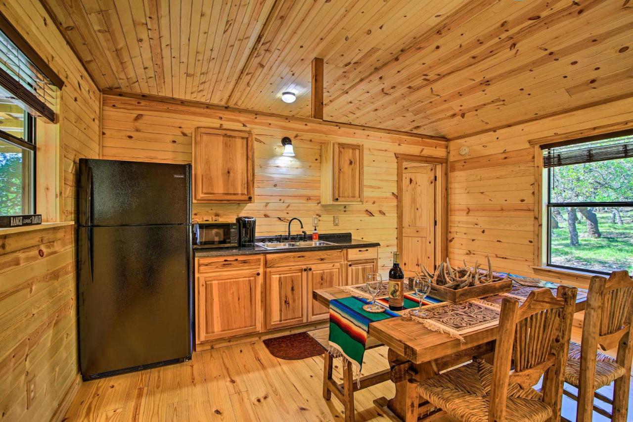 Rustic-Chic Country Cabin - 10 Mi To Main Street! Fredericksburg Dış mekan fotoğraf