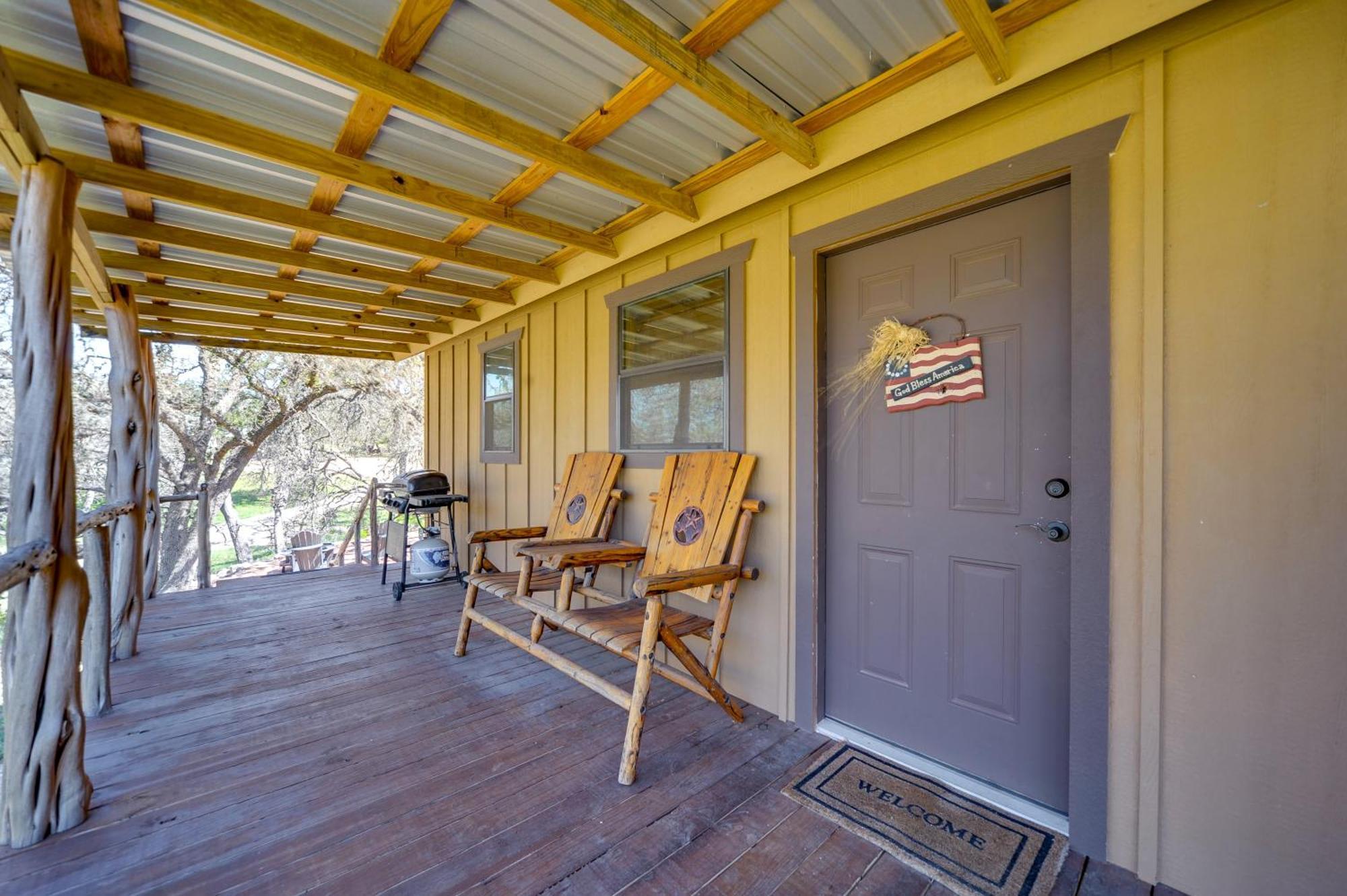 Rustic-Chic Country Cabin - 10 Mi To Main Street! Fredericksburg Dış mekan fotoğraf