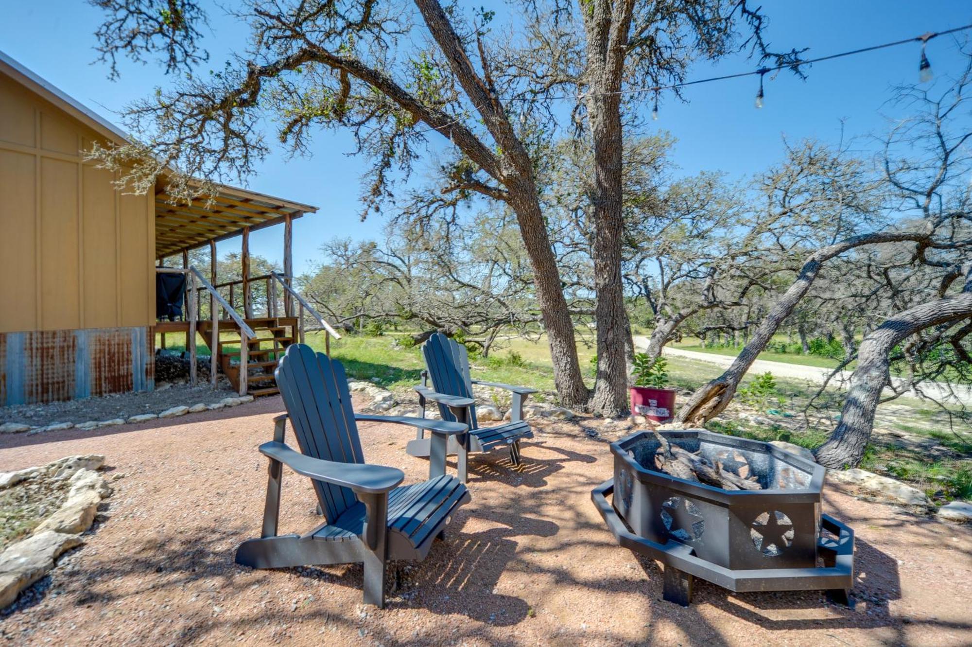 Rustic-Chic Country Cabin - 10 Mi To Main Street! Fredericksburg Dış mekan fotoğraf